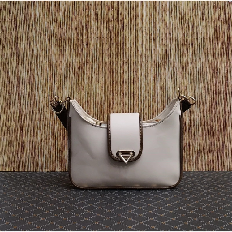 مرجع تخصصی کیف بزرگمهر